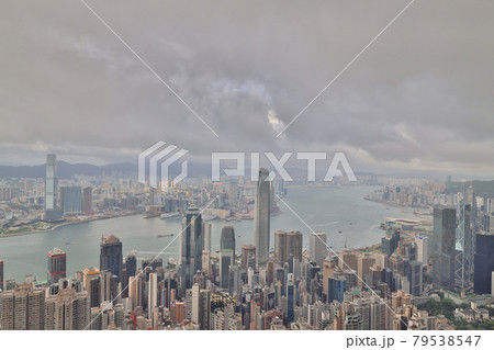 Viewpoint on The Peak before rain sky have rain cloud 11 Jue 2021 79538547