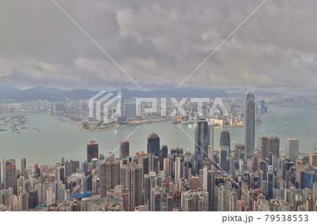 Viewpoint on The Peak before rain sky have rain cloud 11 Jue 2021 Viewpoint on The Peak before rain sky have rain cloud 11 Jue 2021 79538553