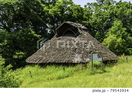 玉造温泉　出雲玉作史跡公園　復元古代玉作工房　島根県松江市 79543934