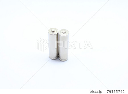 シンプルな2本の電池 79555742