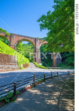 めがね橋 碓氷第三橋梁 初夏の風景  めがね橋 碓氷第三橋梁 初夏の風景  79557068
