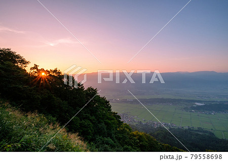 平丸峠の風景(夜明け) 平丸峠の風景(夜明け) 79558698