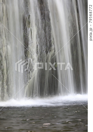 軽井沢白糸の滝 79568772