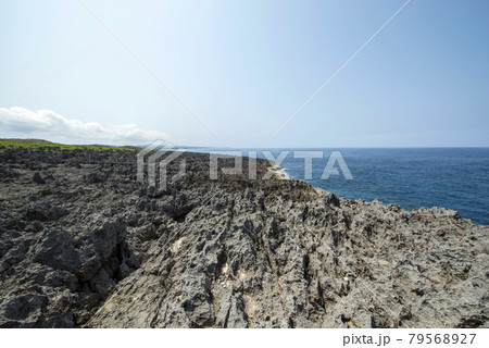 鹿児島県 沖永良部島のフーチャ 潮吹き上げ洞窟 鹿児島県 沖永良部島のフーチャ 潮吹き上げ洞窟 79568927