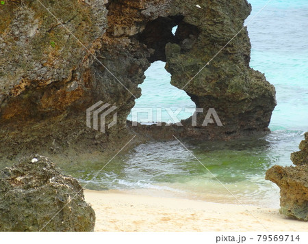 沖縄・宮古島のハート岩 0849 沖縄・宮古島のハート岩 0849 79569714