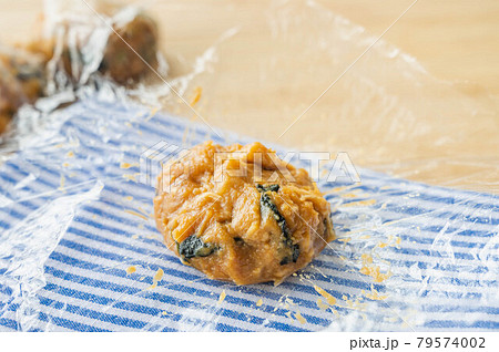 わかめとえのきの味噌玉 79574002