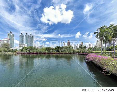 タイ・バンコク ベンジャキティ公園 / Benjakitti Park, Bangkok 79574009