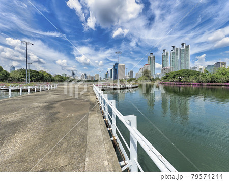 タイ・バンコク ベンジャキティ公園 / Benjakitti Park, Bangkok 79574244
