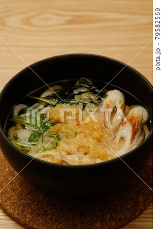 完成したうどん 79582569