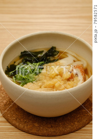 完成したうどん 完成したうどん 79582571