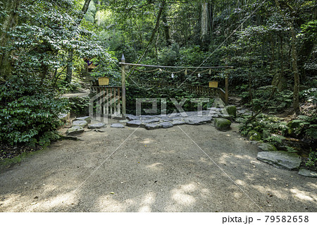 八重垣神社　鏡の池　島根県松江市 79582658