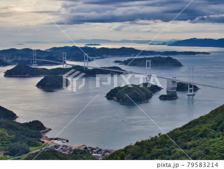 亀老山展望公園にて夕方のしまなみ海道 79583214