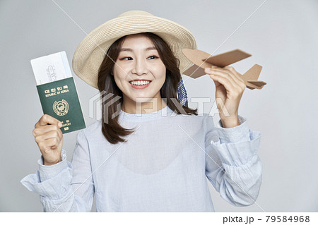 旅行 若い女性 女性 79584968