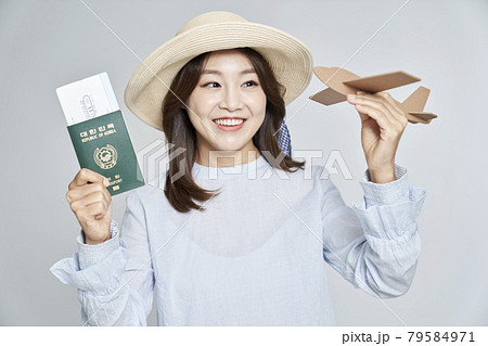 旅行 若い女性 女性 79584971