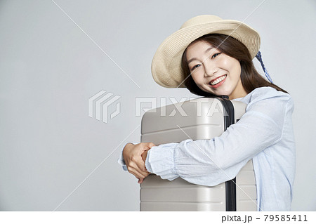 旅行 若い女性 女性 79585411