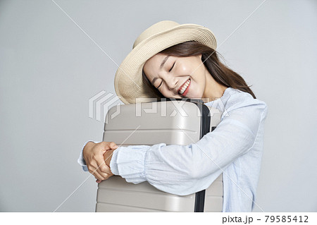 旅行 若い女性 女性 79585412