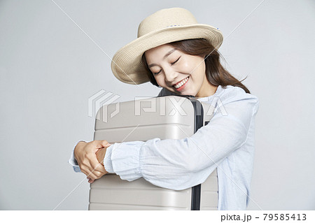 旅行 若い女性 女性 79585413