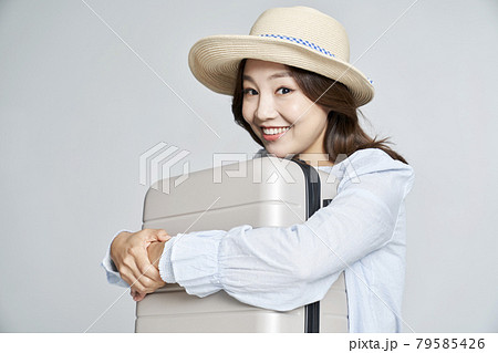 旅行 若い女性 女性 79585426