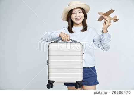 旅行 若い女性 女性 79586470