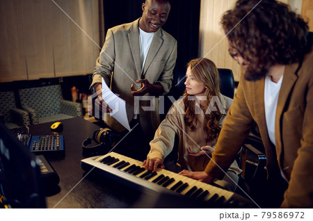 Male and female performers, recording studio Male and female performers, recording studio 79586972