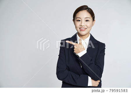 ビジネスウーマン 若い女性 女性 79591583
