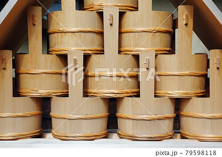 京都島原 大門横の火消し桶 京都市下京区 京都島原 大門横の火消し桶 京都市下京区 79598118