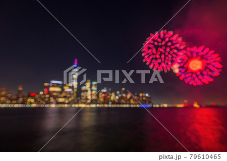 Fireworks celebration of July 4th with the famous Manhattan skyline Fireworks celebration of July 4th with the famous Manhattan skyline 79610465
