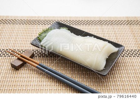 スルメイカの刺身 79616440