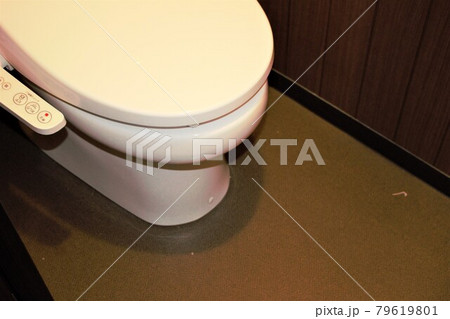 白い便器 79619801