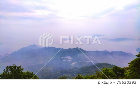 【山口県】嵩山展望台から見える周防大島と瀬戸内海 【山口県】嵩山展望台から見える周防大島と瀬戸内海 79620292