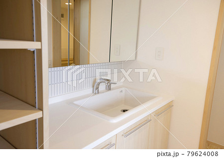 新築の洗面台 新築の洗面台 79624008
