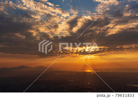 夕日の光芒 79631833