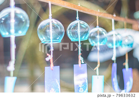大阪府三島郡島本町の水無瀬神宮の風鈴を撮影したもの 79633632
