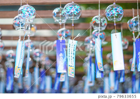 大阪府三島郡島本町の水無瀬神宮の風鈴を撮影したもの 79633655