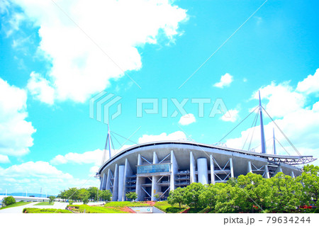 豊田市、新緑の豊田スタジアムとその周辺の風景 豊田市、新緑の豊田スタジアムとその周辺の風景 79634244