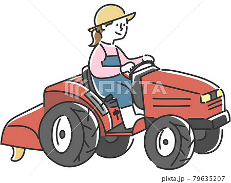 トラクターを運転する若い女性 79635207