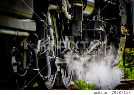 登る機関車 79637117