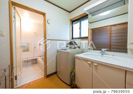 中古住宅の洗面所　水回り 79639050