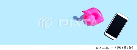 Smartphone with a pink flamingo 79639564