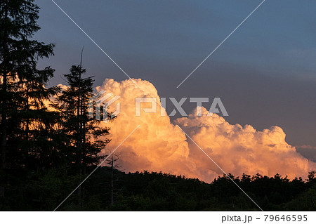 輝く雲 輝く雲 79646595