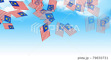 マレーシア　 国旗　空　背景