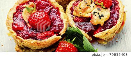 Summer biscuit with strawberries Summer biscuit with strawberries 79655403