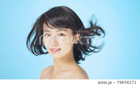 女性のヘアケアイメージ  79656271