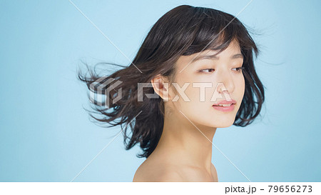 女性のヘアケアイメージ 女性のヘアケアイメージ 79656273