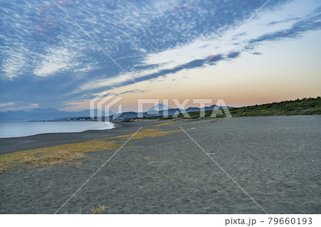早朝の平塚海岸の風景【神奈川県・平塚市】 早朝の平塚海岸の風景【神奈川県・平塚市】 79660193