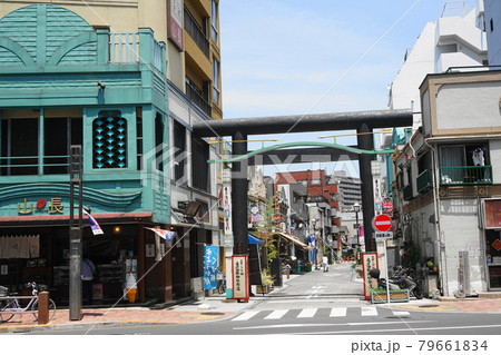 7月　江東404亀戸香取勝運商店街入口 79661834