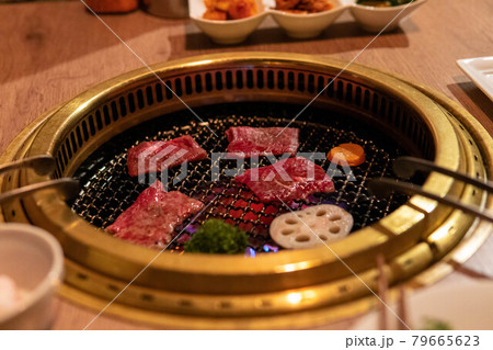 焼肉のコンロ 79665623