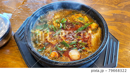 食事 土鍋 レストラン 79668322
