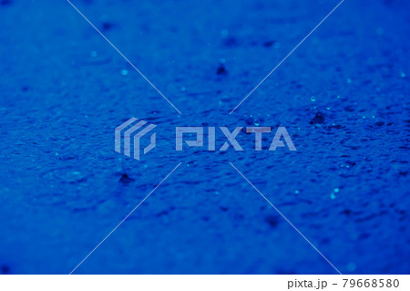 雨を眺めて想うこと 雨を眺めて想うこと 79668580