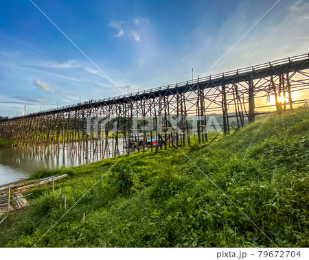 Mon Bridge, old wooden bridge at sunset in Sangkhlaburi, Kanchanaburi, Thailand 79672704
